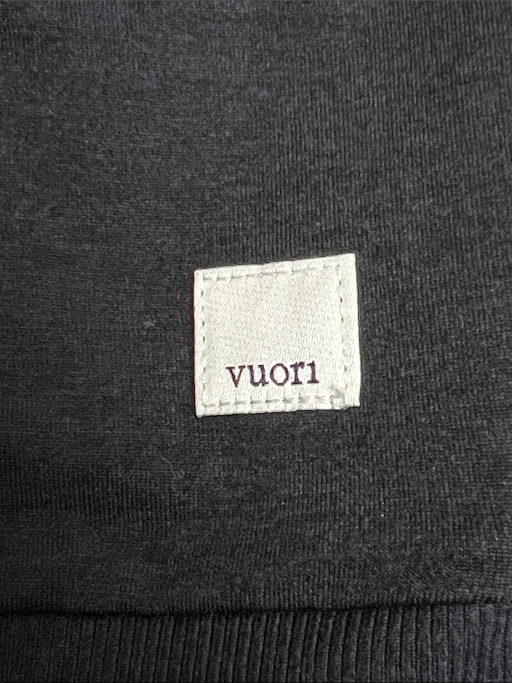 Vuori Halo Long-Sleeve Stretch-Jersey Sweatshirt - Picture 6 of 9